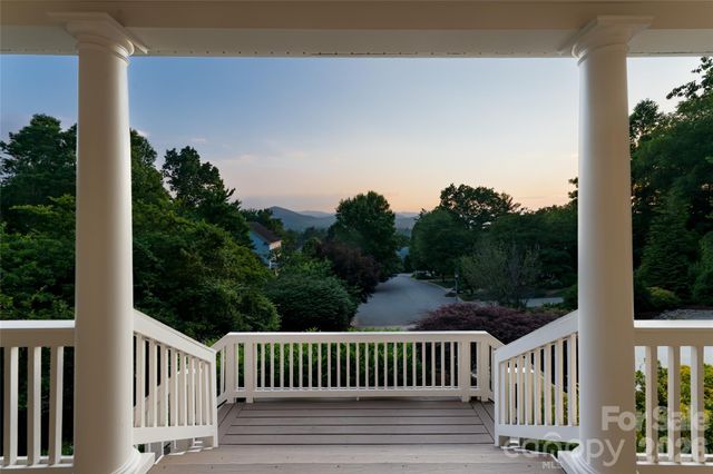 22 Rosebay Lane, Asheville, NC 28803