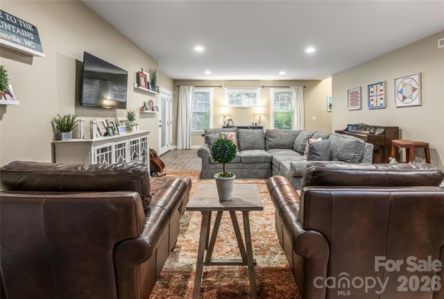 22 Rosebay Lane, Asheville, NC 28803