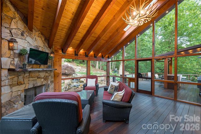 22 Rosebay Lane, Asheville, NC 28803