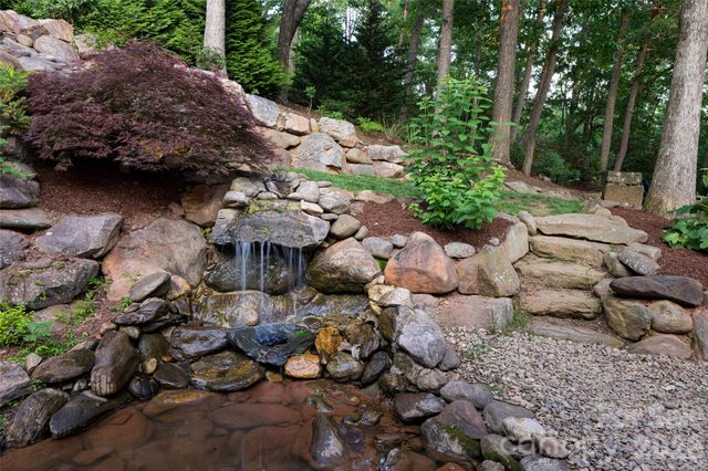 22 Rosebay Lane, Asheville, NC 28803