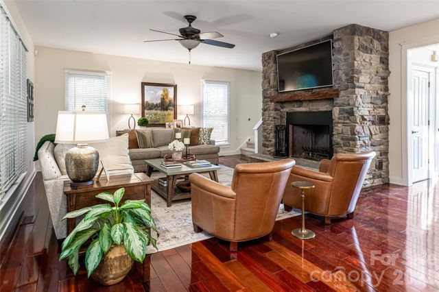 22 Rosebay Lane, Asheville, NC 28803