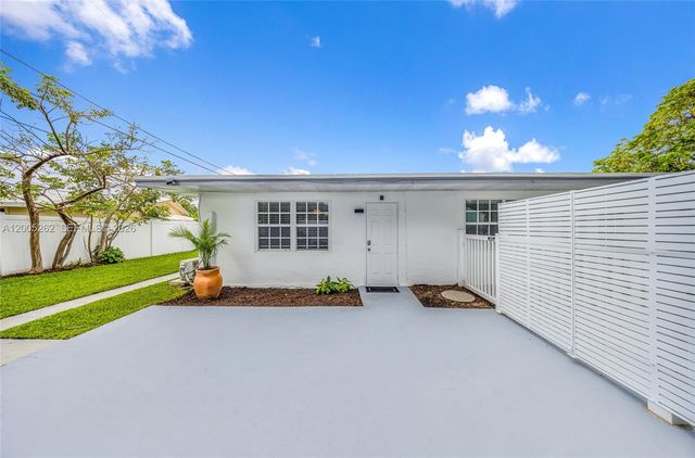 1320 NE 27th Ave 2, Pompano Beach, FL 33062