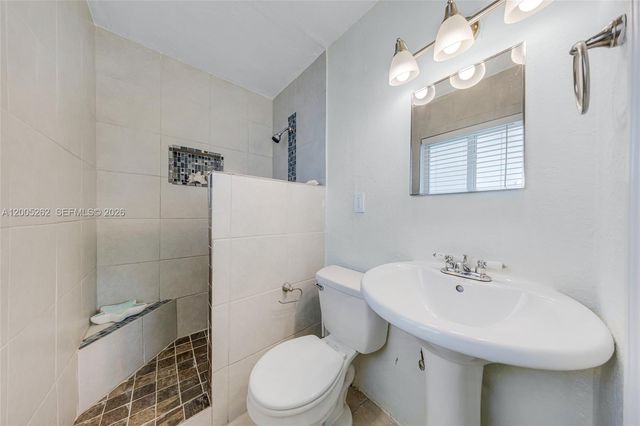 1320 NE 27th Ave 2, Pompano Beach, FL 33062