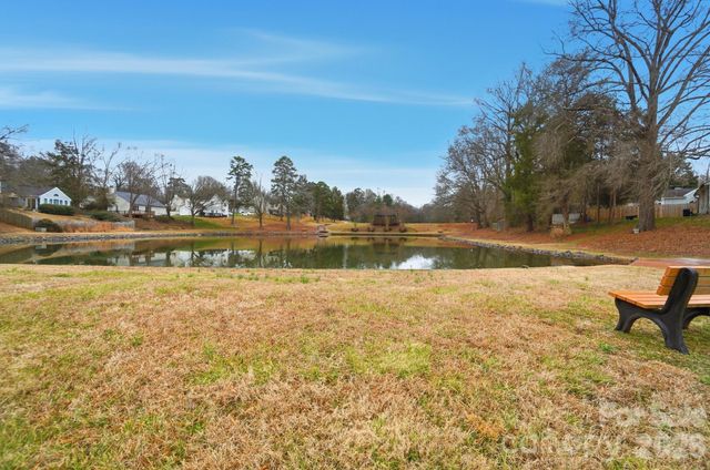 165 Edgewater Drive NW, Concord, NC 28027