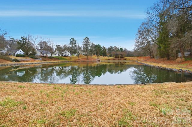 165 Edgewater Drive NW, Concord, NC 28027