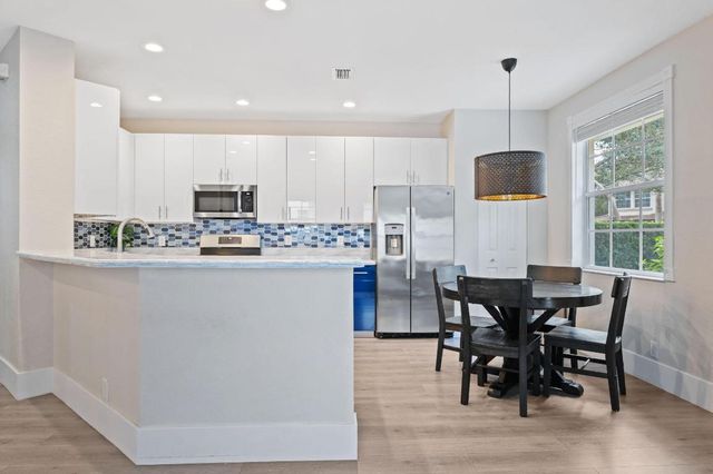 622 Castle Drive, Palm Beach Gardens, FL 33410