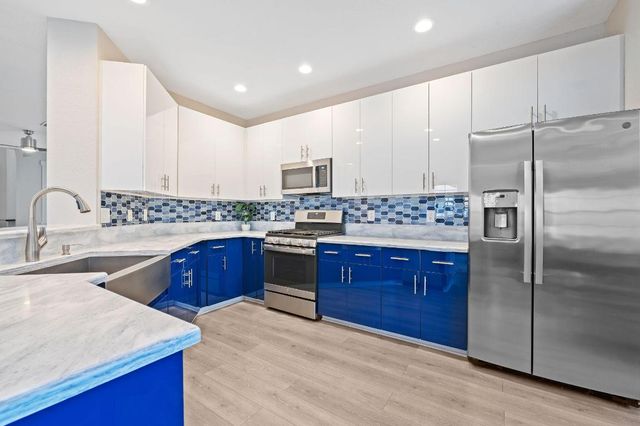 622 Castle Drive, Palm Beach Gardens, FL 33410