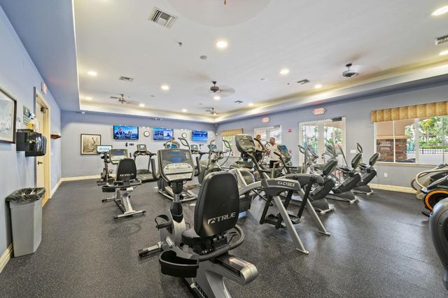 622 Castle Drive, Palm Beach Gardens, FL 33410