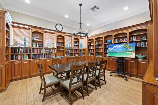 622 Castle Drive, Palm Beach Gardens, FL 33410