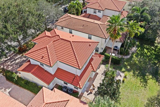 622 Castle Drive, Palm Beach Gardens, FL 33410