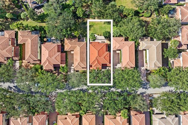 622 Castle Drive, Palm Beach Gardens, FL 33410