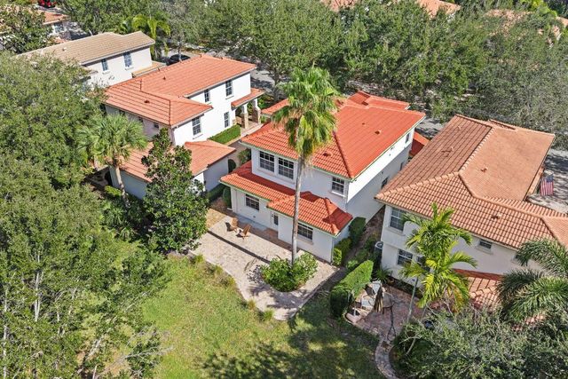 622 Castle Drive, Palm Beach Gardens, FL 33410