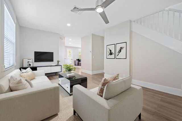 622 Castle Drive, Palm Beach Gardens, FL 33410