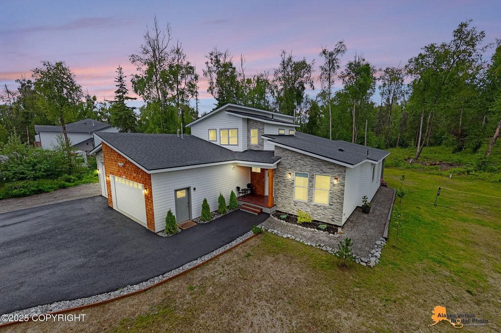 6831 S Rolf Circle, Wasilla, AK 99623