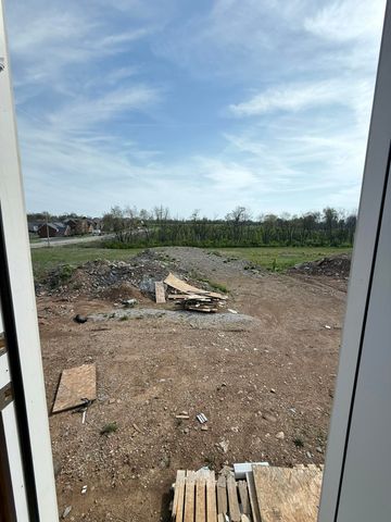 103 Linzi Way, Paris, KY 40361