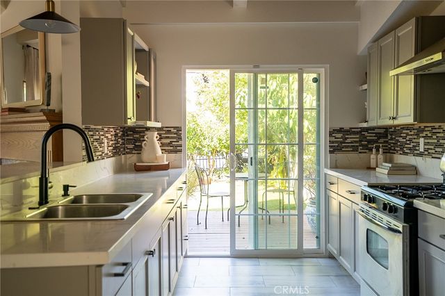 1966 Sunny Heights Drive, Los Angeles, CA 90065
