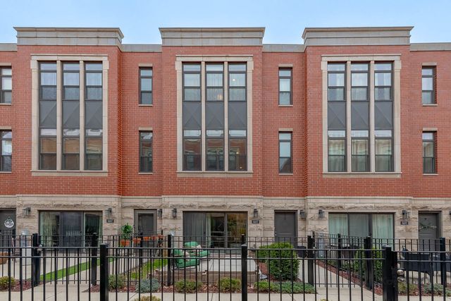 2243 W Coulter Street 2, Chicago, IL 60608