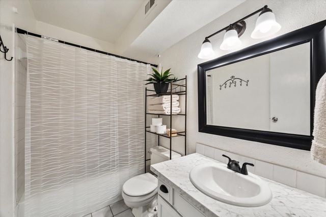 18515 Egret Bay Boulevard 808, Webster, TX 77058