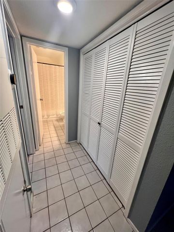 18515 Egret Bay Boulevard 808, Webster, TX 77058