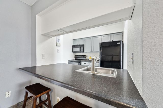 18515 Egret Bay Boulevard 808, Webster, TX 77058