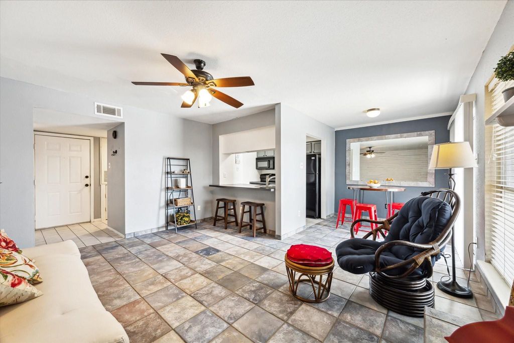 18515 Egret Bay Boulevard 808, Webster, TX 77058