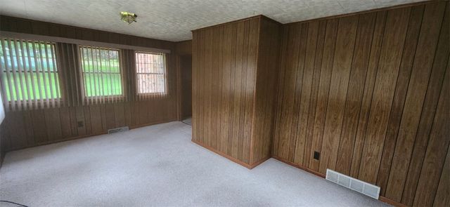 4534 Ellwood Road, Wayne Twp, PA 16117