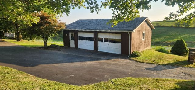 4534 Ellwood Road, Wayne Twp, PA 16117
