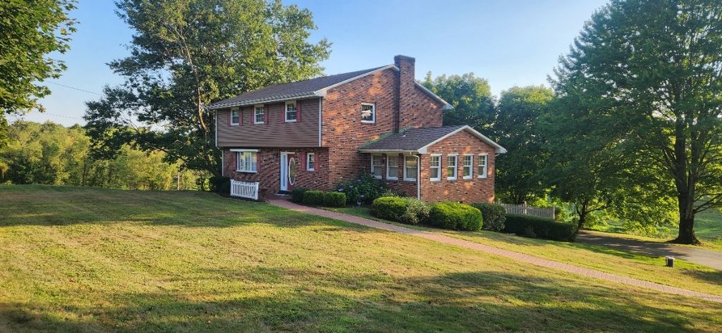 4534 Ellwood Road, Wayne Twp, PA 16117