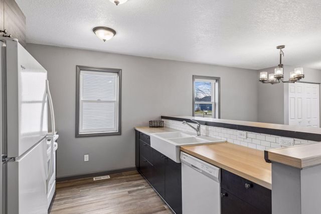 1167 Rich River Way, New Richmond, WI 54017