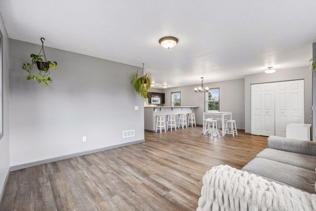 1167 Rich River Way, New Richmond, WI 54017
