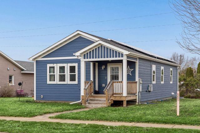 1167 Rich River Way, New Richmond, WI 54017