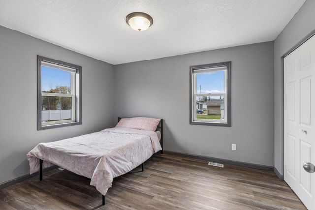 1167 Rich River Way, New Richmond, WI 54017