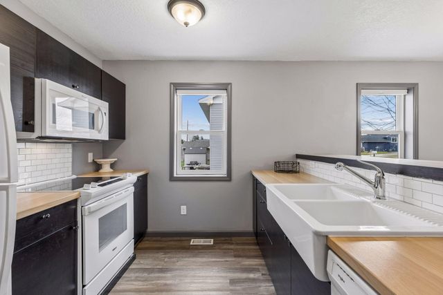 1167 Rich River Way, New Richmond, WI 54017