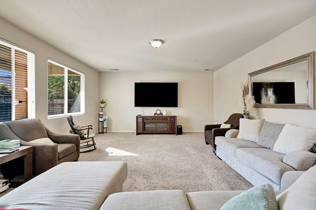 3507 Carmelita Avenue, Clovis, CA 93619