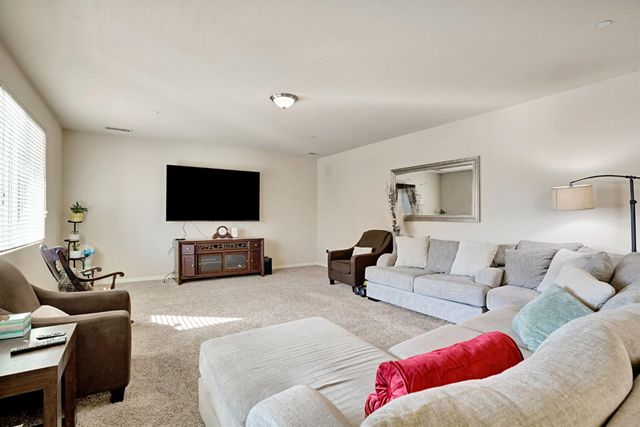 3507 Carmelita Avenue, Clovis, CA 93619