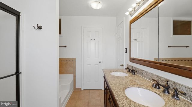 46699 PARAGON TER, Sterling, VA 20164