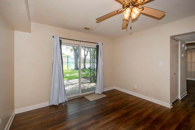 1904 Burgundy Street, Schererville, IN 46375