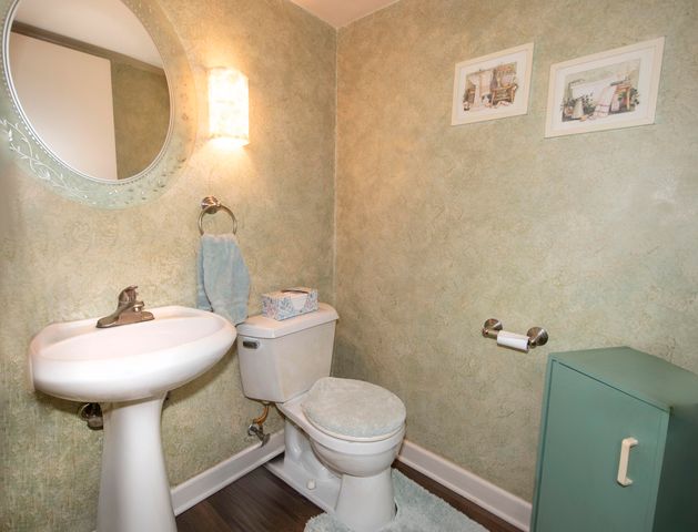1904 Burgundy Street, Schererville, IN 46375