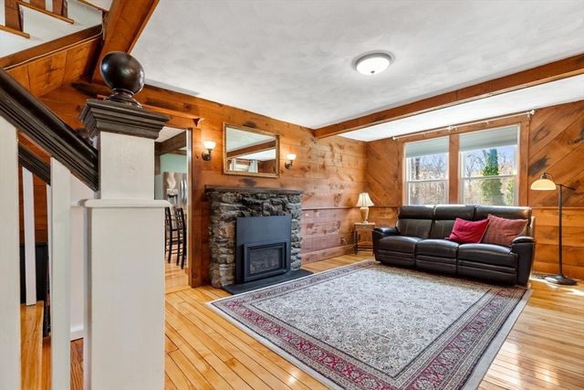 41 Waterview Ave, Billerica, MA 01862