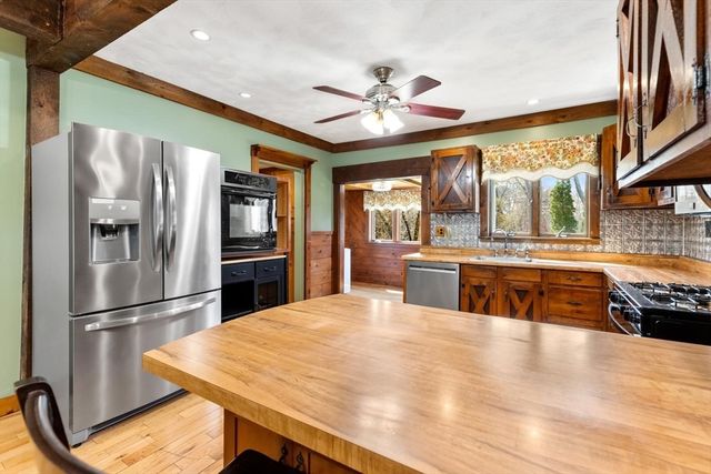 41 Waterview Ave, Billerica, MA 01862