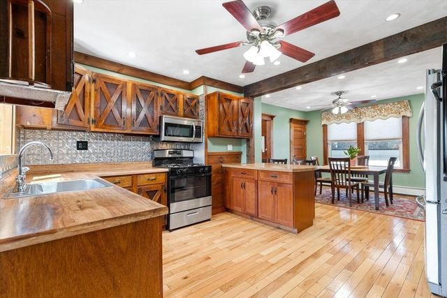 41 Waterview Ave, Billerica, MA 01862