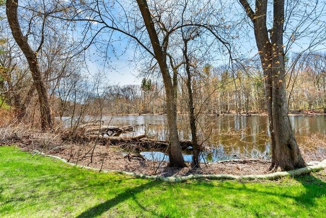 41 Waterview Ave, Billerica, MA 01862