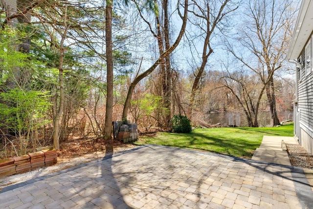 41 Waterview Ave, Billerica, MA 01862