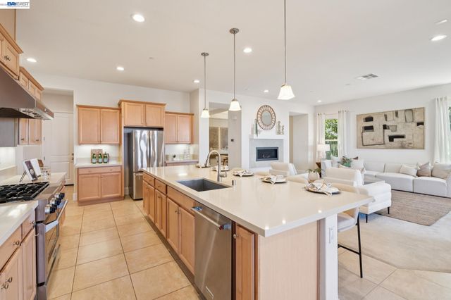 5 Stirling Way, Hayward, CA 94542