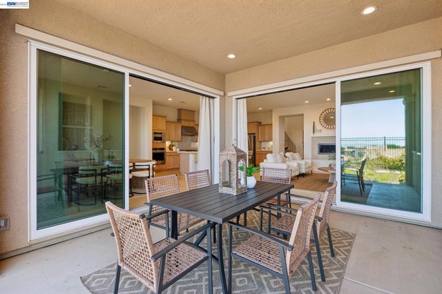 5 Stirling Way, Hayward, CA 94542