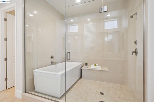 5 Stirling Way, Hayward, CA 94542