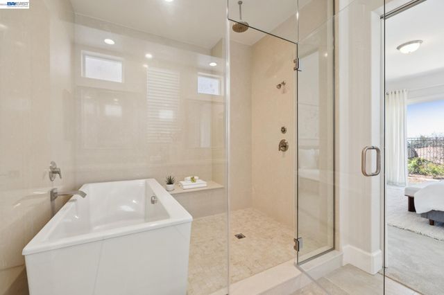 5 Stirling Way, Hayward, CA 94542