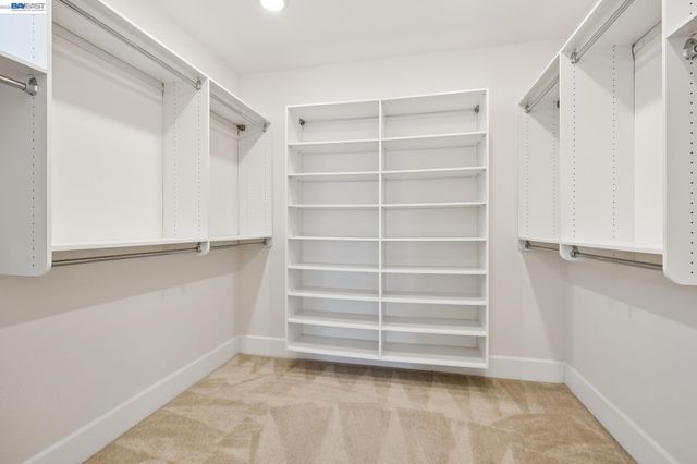 5 Stirling Way, Hayward, CA 94542