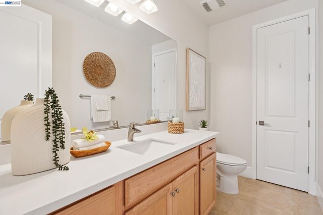 5 Stirling Way, Hayward, CA 94542