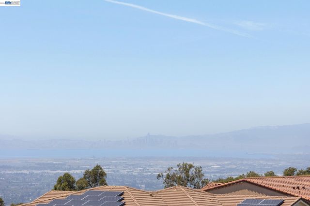 5 Stirling Way, Hayward, CA 94542